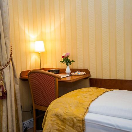 Pension Opera Suites I Self Check In Vienna Luaran gambar