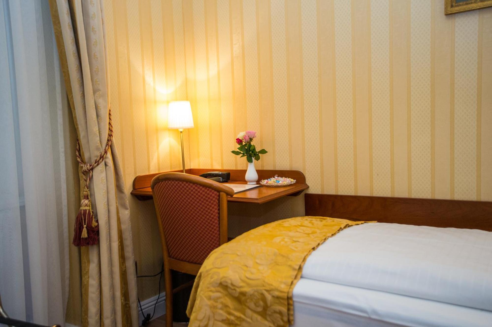 Pension Opera Suites I Self Check In Vienna Luaran gambar