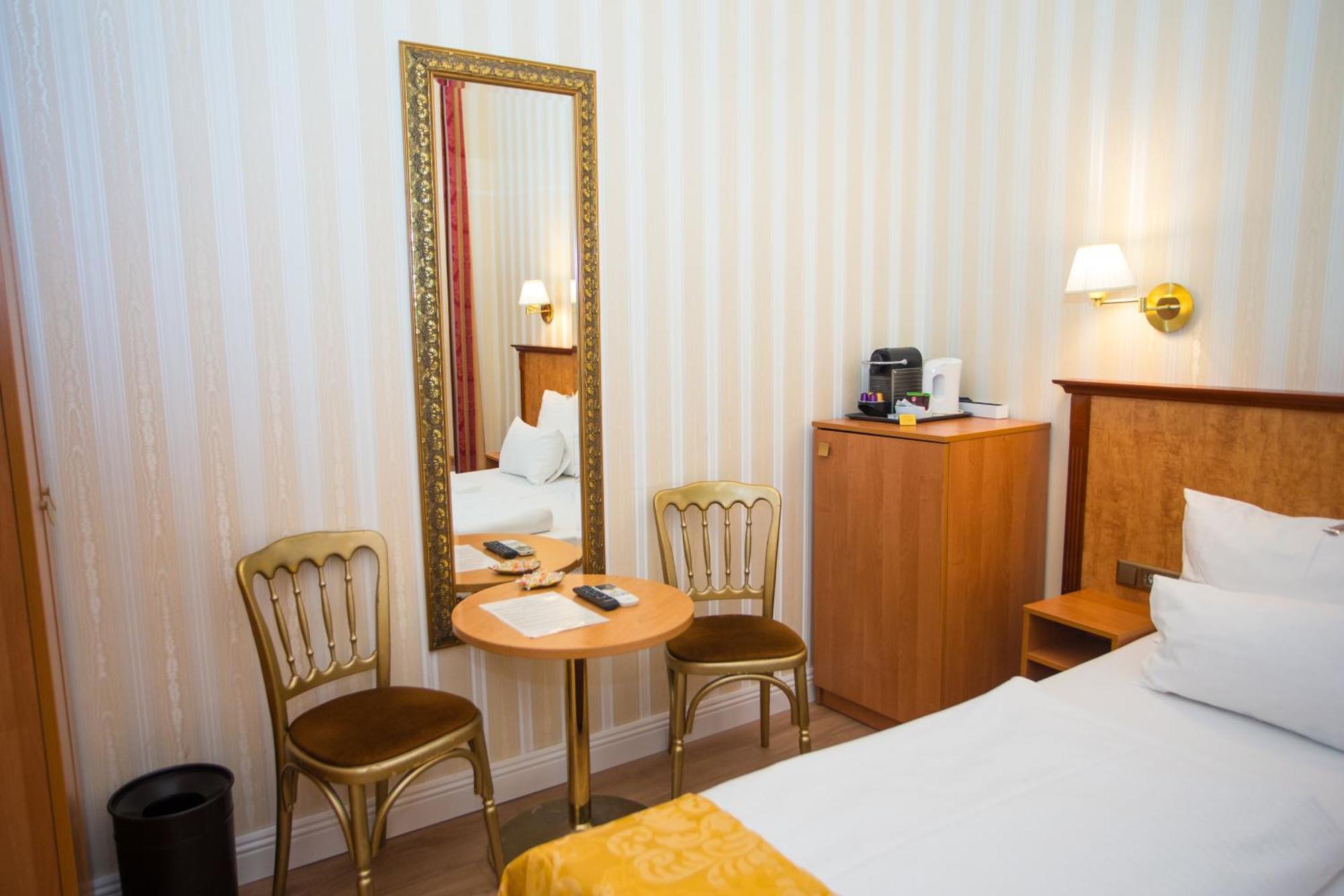 Pension Opera Suites I Self Check In Vienna Luaran gambar
