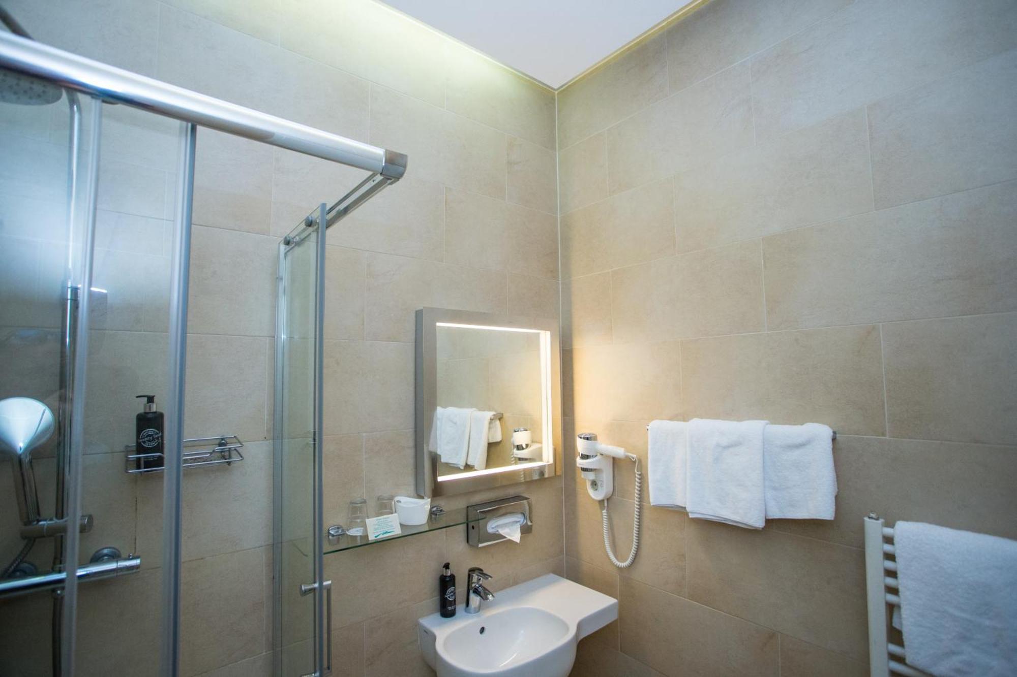 Pension Opera Suites I Self Check In Vienna Luaran gambar